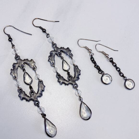 VTG Lot Of 2 Gothic Black Metal Rhinestone Glass Bead Earrings Y2K - Picture 9 of 12